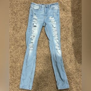 hollister light wash skinny jeans